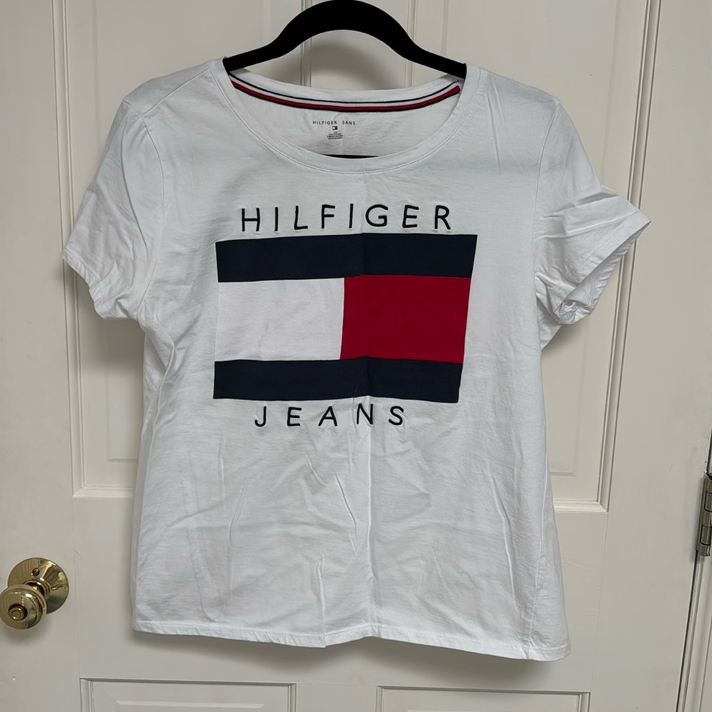 Tommy Hilfiger Brand Logo T-Shirt